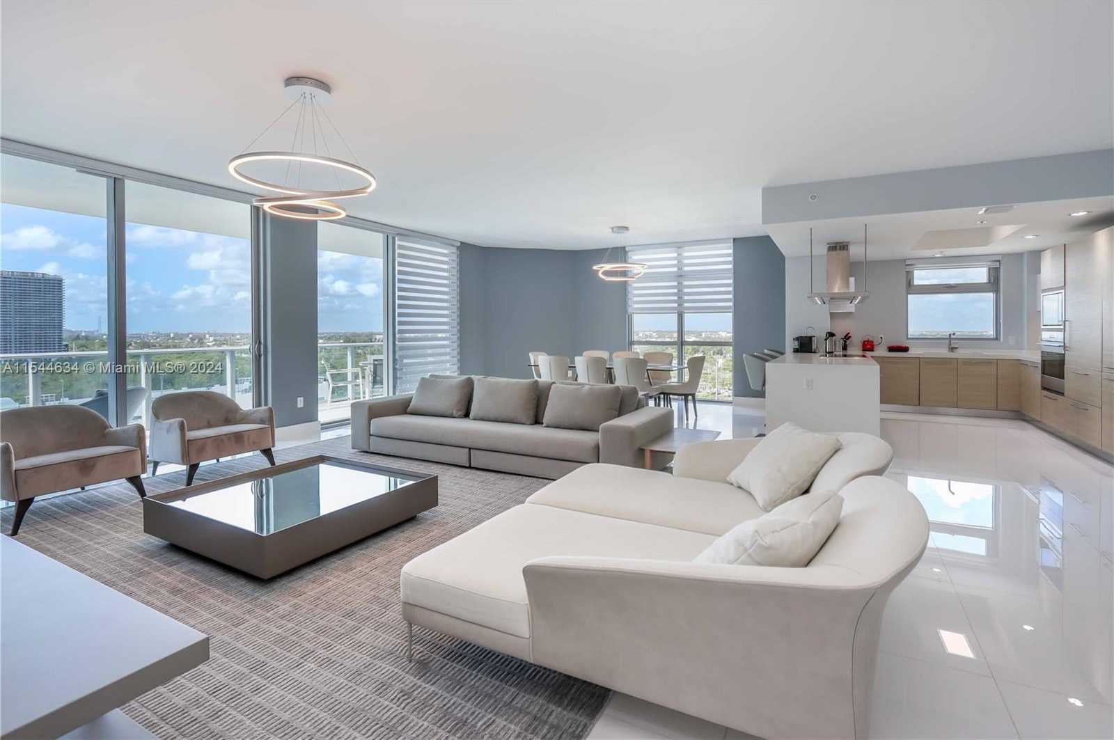 Small Image of 17301 BISCAYNE BLVD #1201, North Miami Beach Number 3