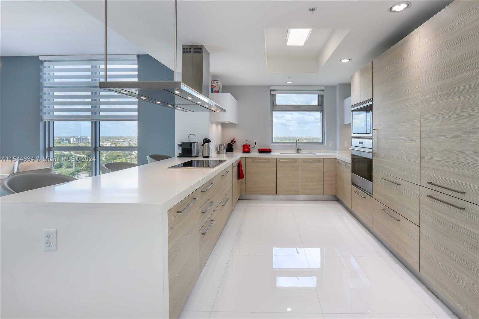 Small Image of 17301 BISCAYNE BLVD #1201, North Miami Beach Number 8