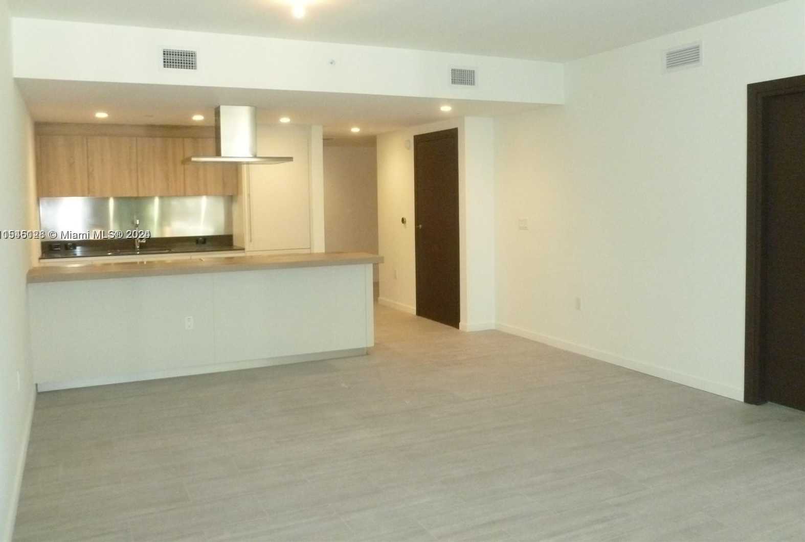 Small Image of 1000 BRICKELL PLZ #2805, Miami Number 3