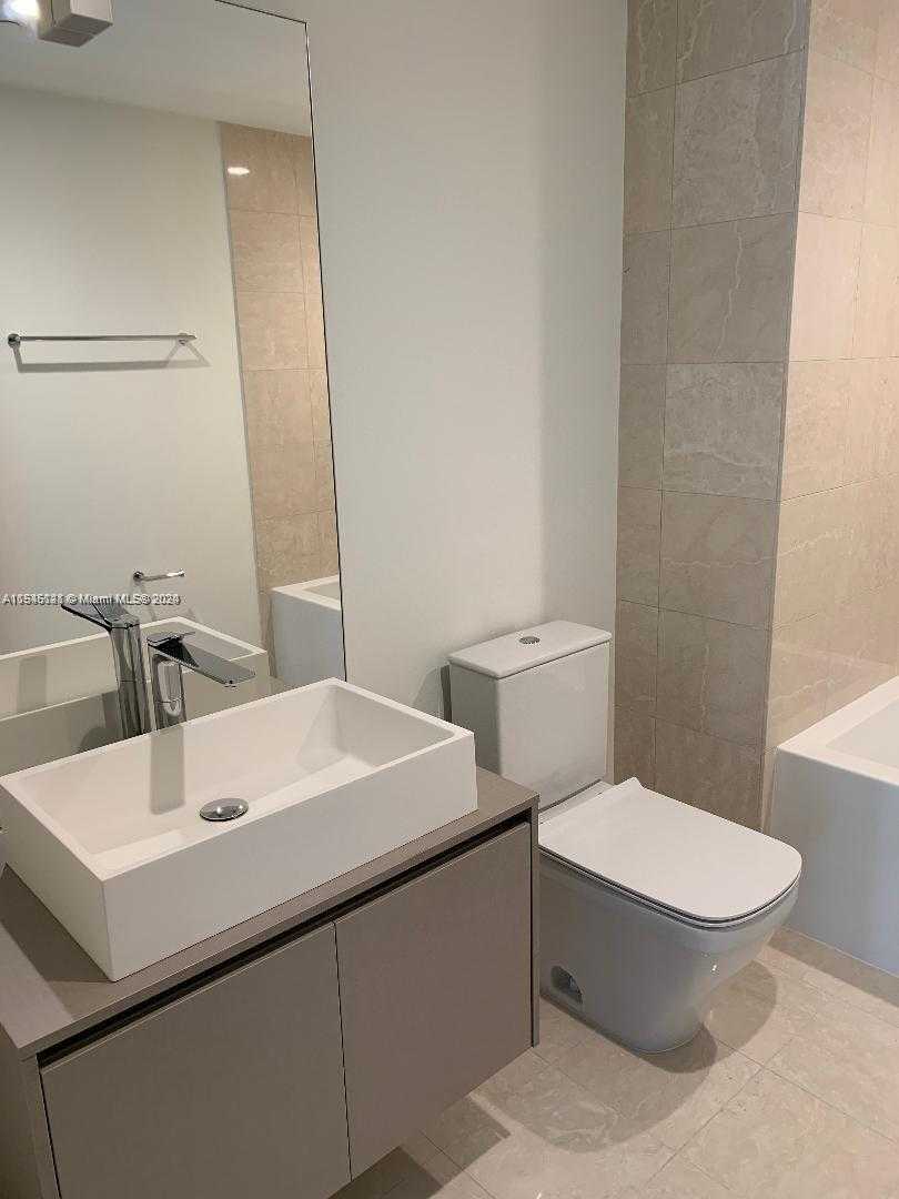 Small Image of 1000 BRICKELL PLZ #2805, Miami Number 4