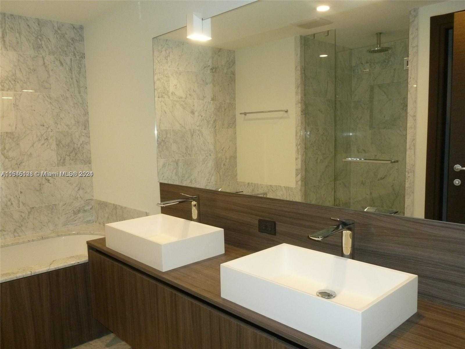 Small Image of 1000 BRICKELL PLZ #2805, Miami Number 5