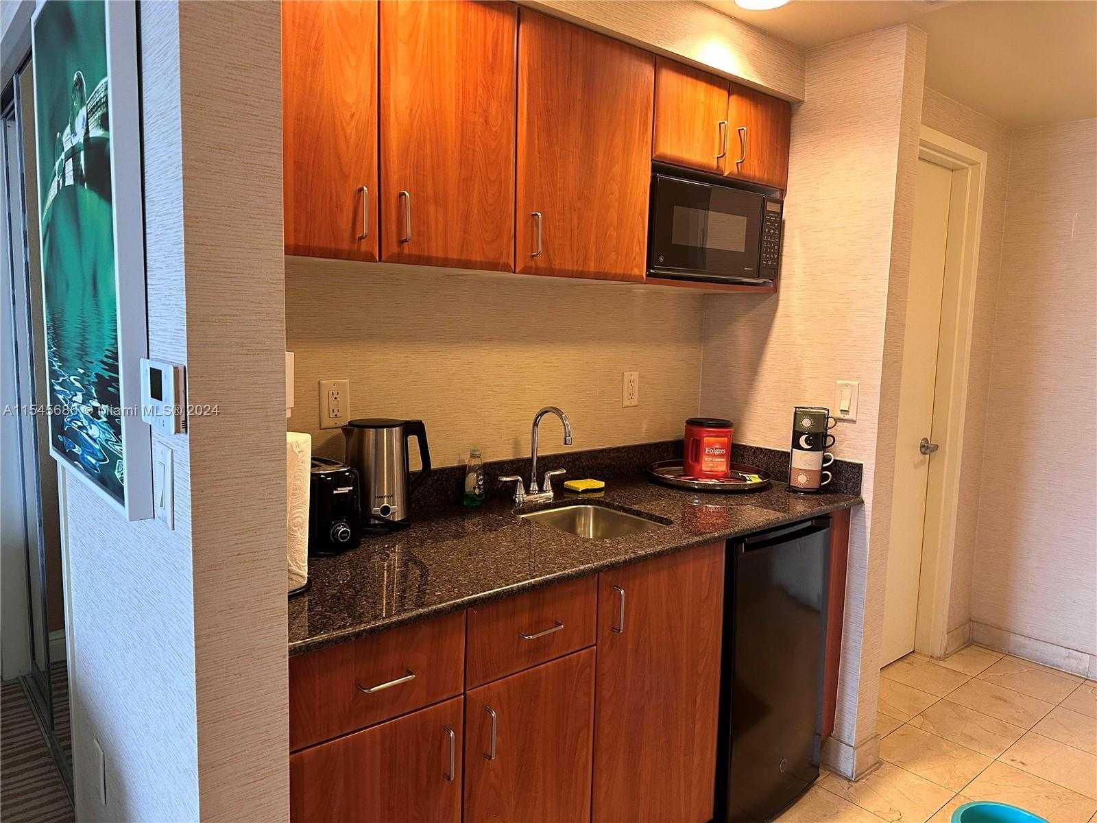 Small Image of 18001 COLLINS AVE #1803, Sunny Isles Beach Number 5
