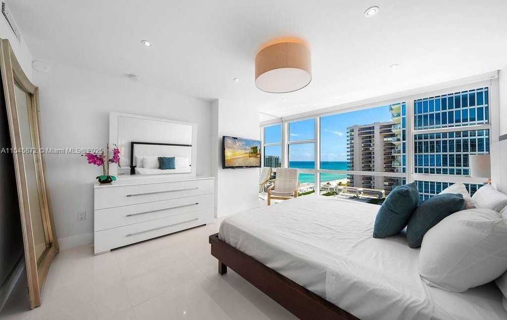 Small Image of 6801 COLLINS AVE #1206, Miami Beach Number 4