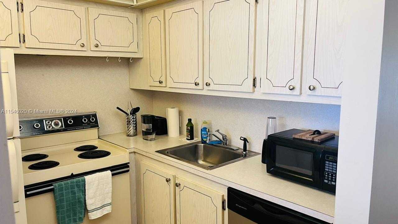 Small Image of 63 FANSHAW B #63, Boca Raton Number 3