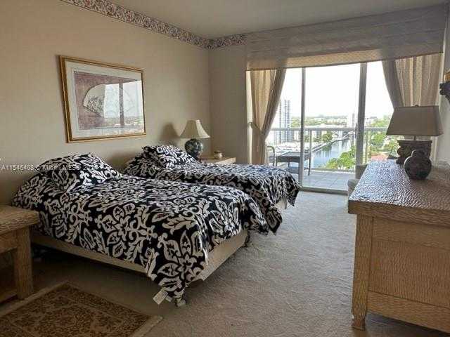 Small Image of 3802 #1704, Aventura Number 15