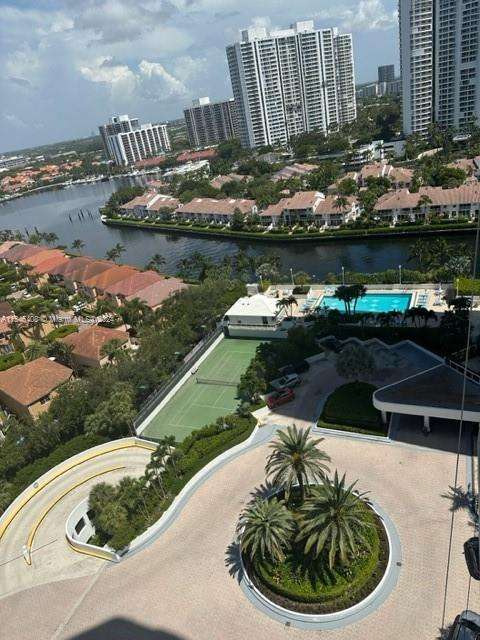 Small Image of 3802 #1704, Aventura Number 18