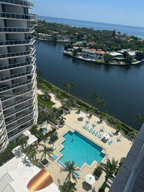 Small Image of 3802 #1704, Aventura Number 2
