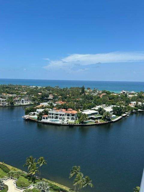 Small Image of 3802 #1704, Aventura Number 22