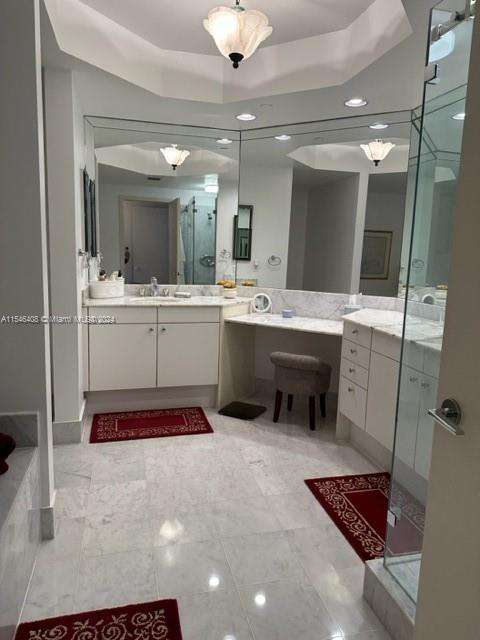 Small Image of 3802 #1704, Aventura Number 8