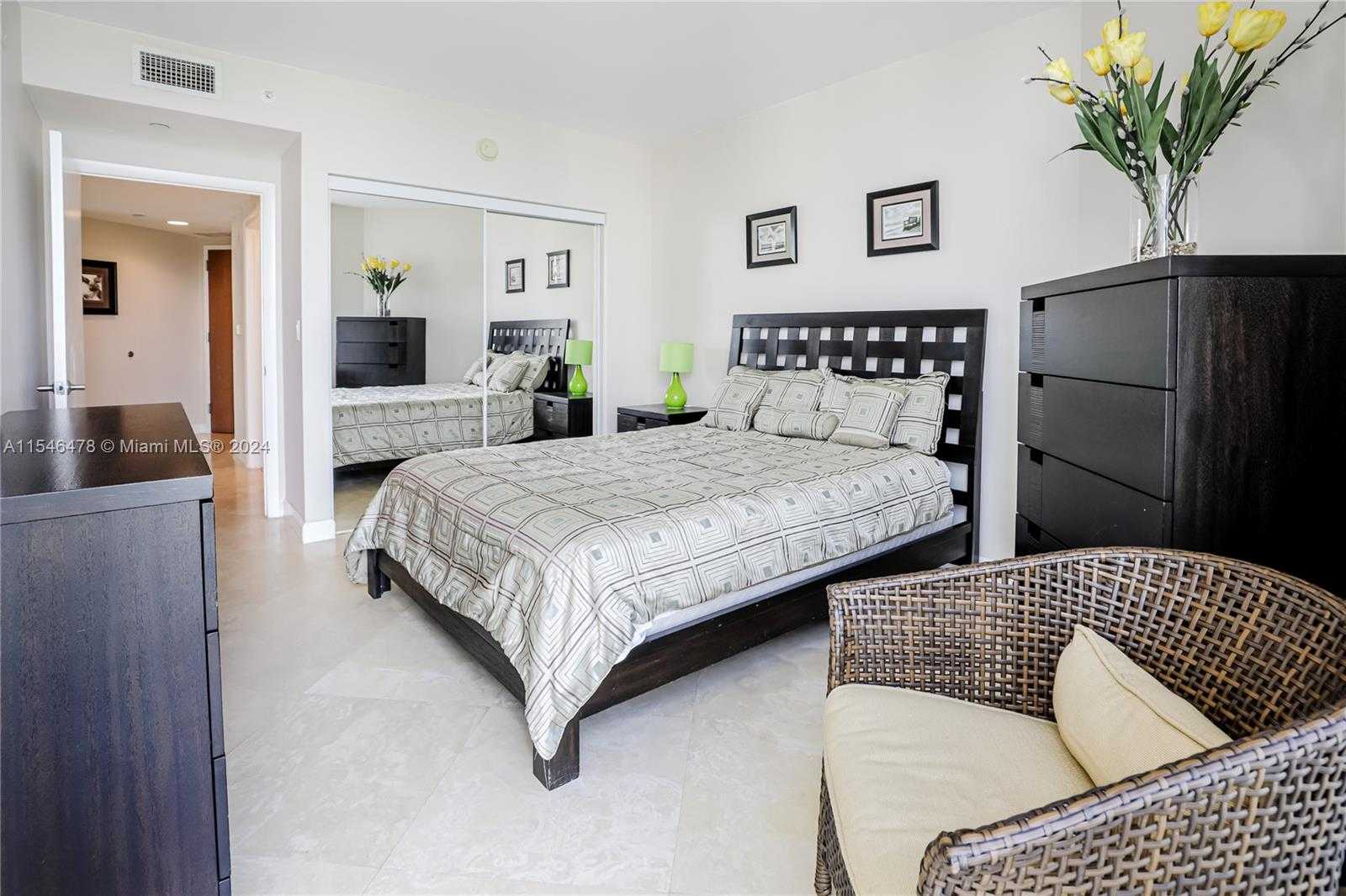 Small Image of 6365 COLLINS AVE #1408, Miami Beach Number 36