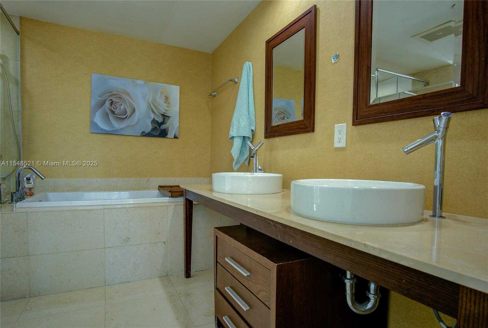 Small Image of 495 BRICKELL AVE #2111, Miami Number 10