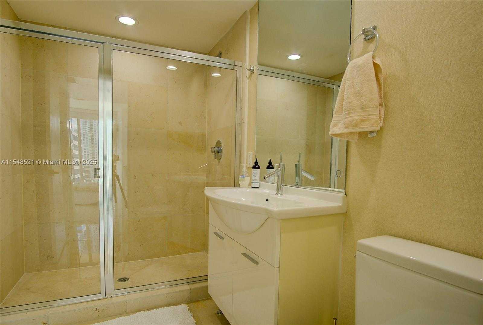 Small Image of 495 BRICKELL AVE #2111, Miami Number 12