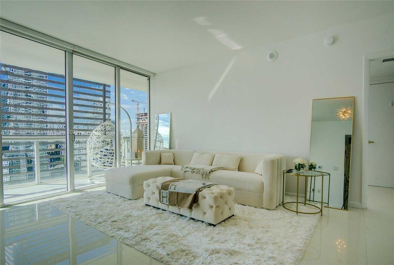 Small Image of 495 BRICKELL AVE #2111, Miami Number 3