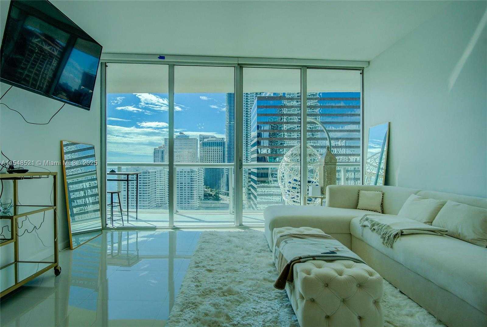 Small Image of 495 BRICKELL AVE #2111, Miami Number 4