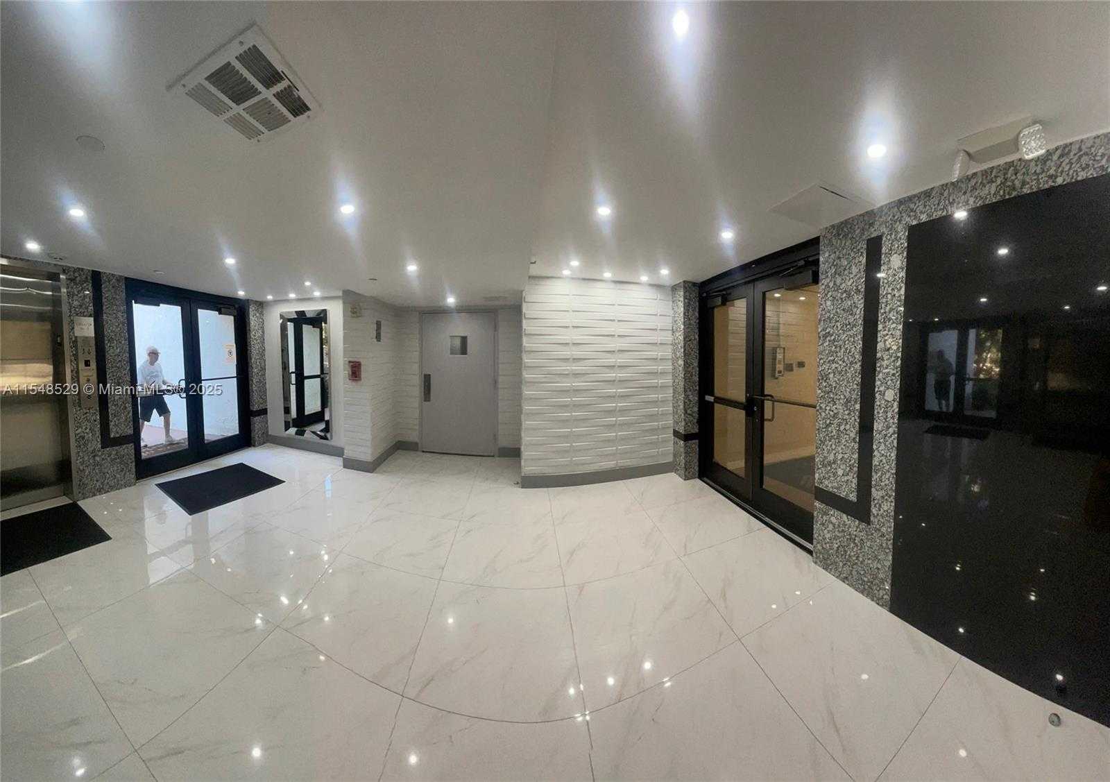 Small Image of 16919 NORTH BAY RD #414, Sunny Isles Beach Number 7