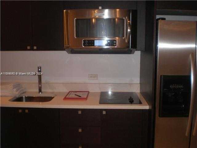 Small Image of 5300 #406, Doral Number 4