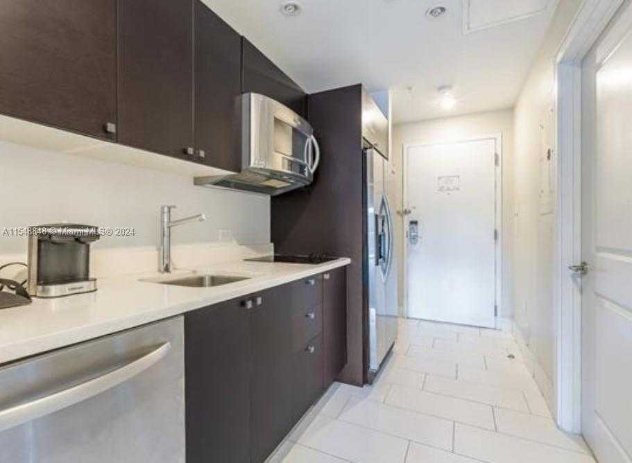 Small Image of 5300 #406, Doral Number 8