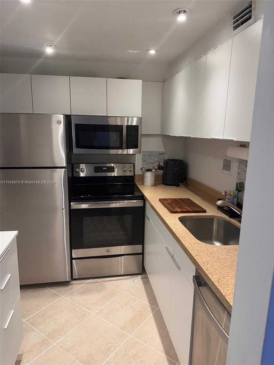 Small Image of 1000 WEST AVE #225, Miami Beach Number 4