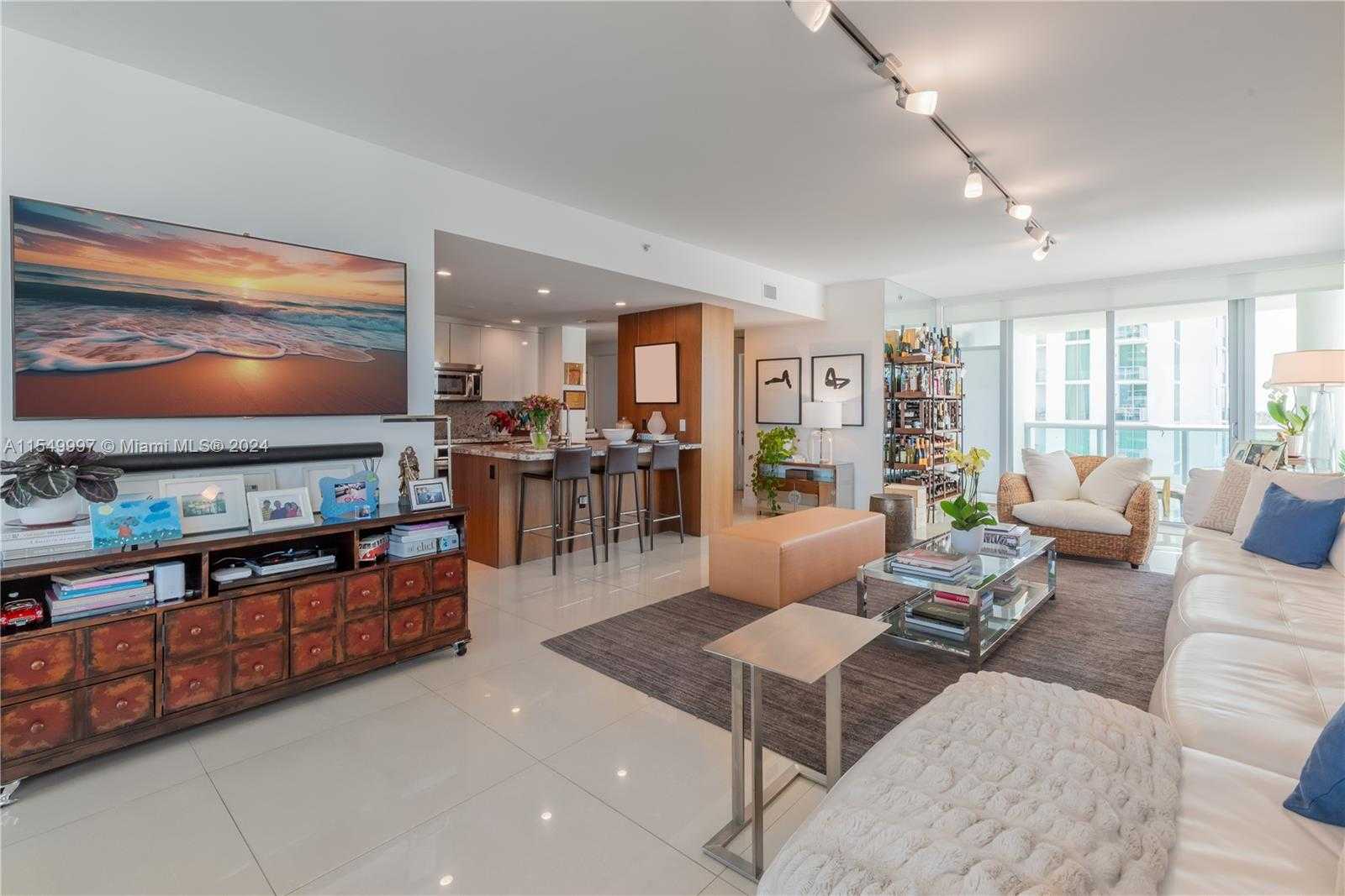 Small Image of 7935 East Dr, North Bay Village, FL 33141, USA Number 13