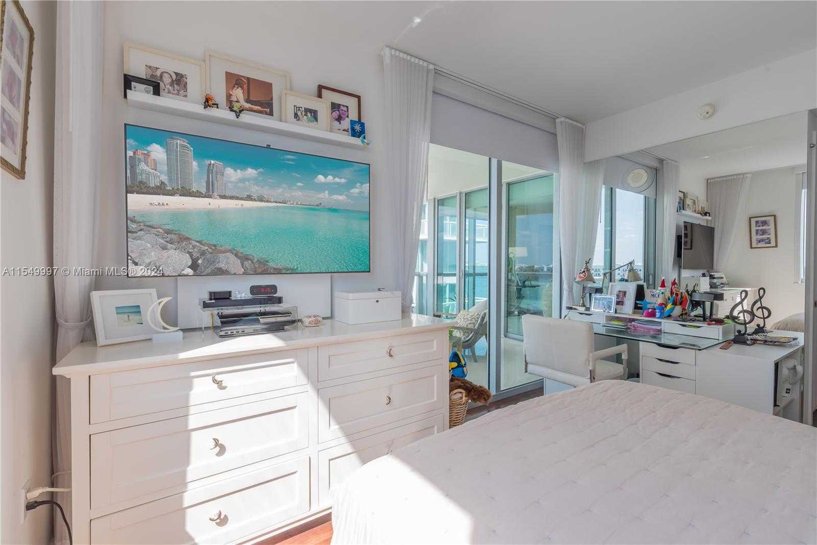 Small Image of 7935 East Dr, North Bay Village, FL 33141, USA Number 28