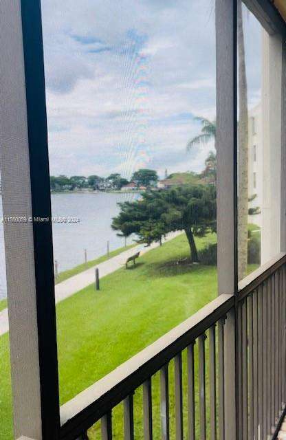 Small Image of 110 Lake Emerald Dr, Oakland Park, FL 33309, USA Number 20