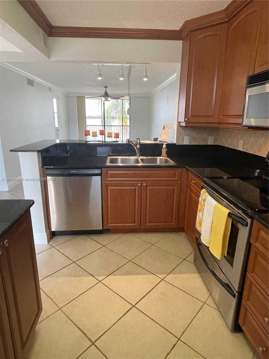 Small Image of 110 Lake Emerald Dr, Oakland Park, FL 33309, USA Number 8