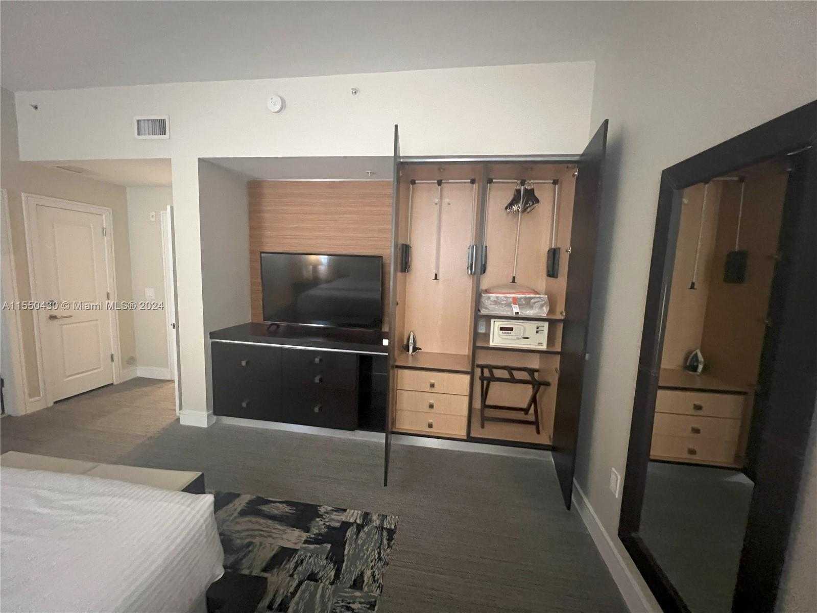Small Image of 5300 NW 87th Ave, Doral, FL 33178, USA Number 7