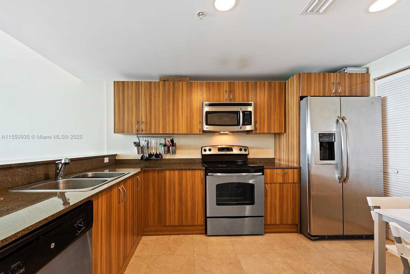 Small Image of 6305 INDIAN CREEK DR #4D, Miami Beach Number 12