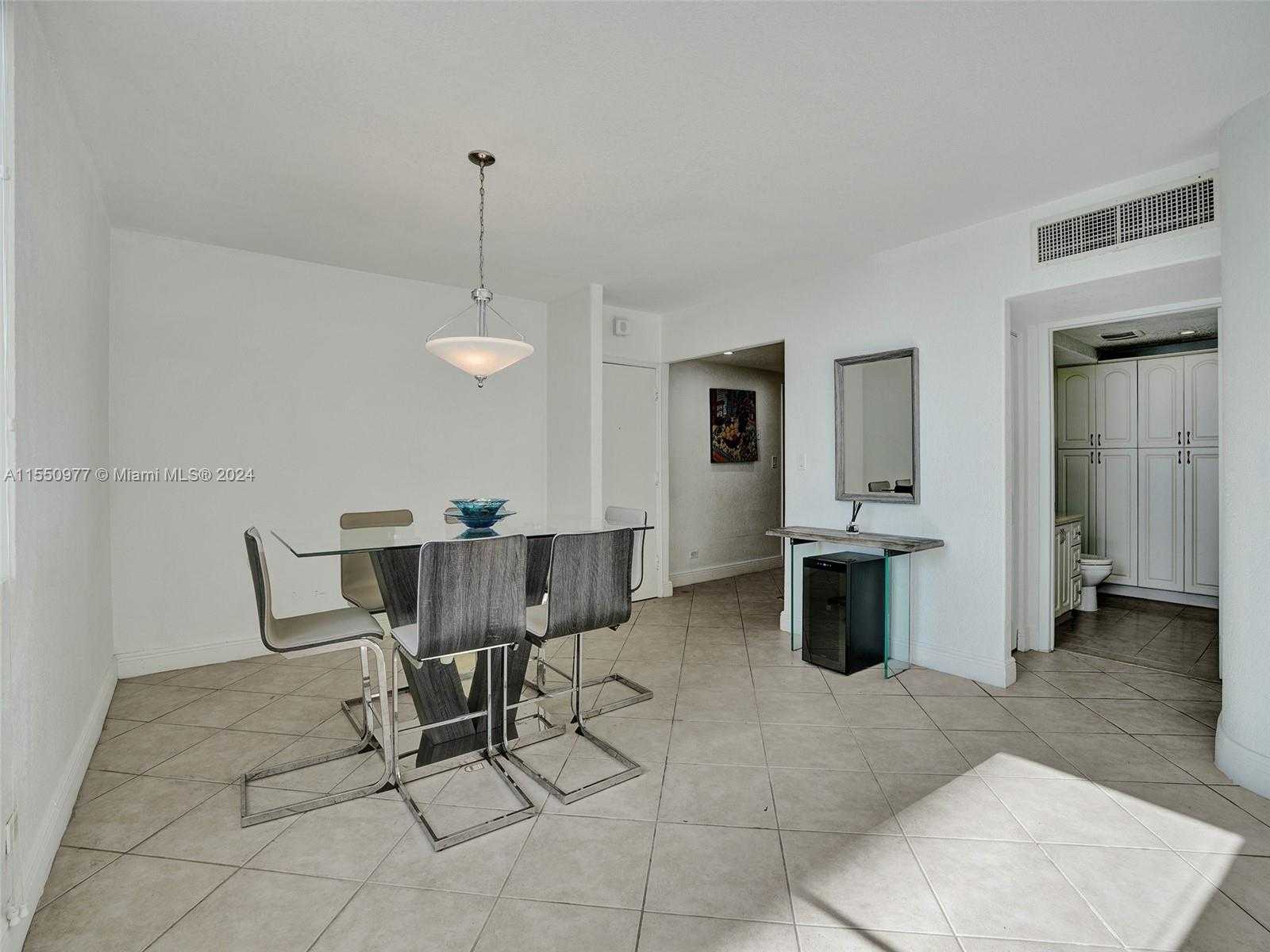 Small Image of 5005 COLLINS AVE #725, Miami Beach Number 11