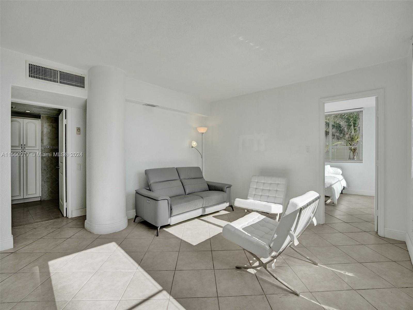 Small Image of 5005 COLLINS AVE #725, Miami Beach Number 12