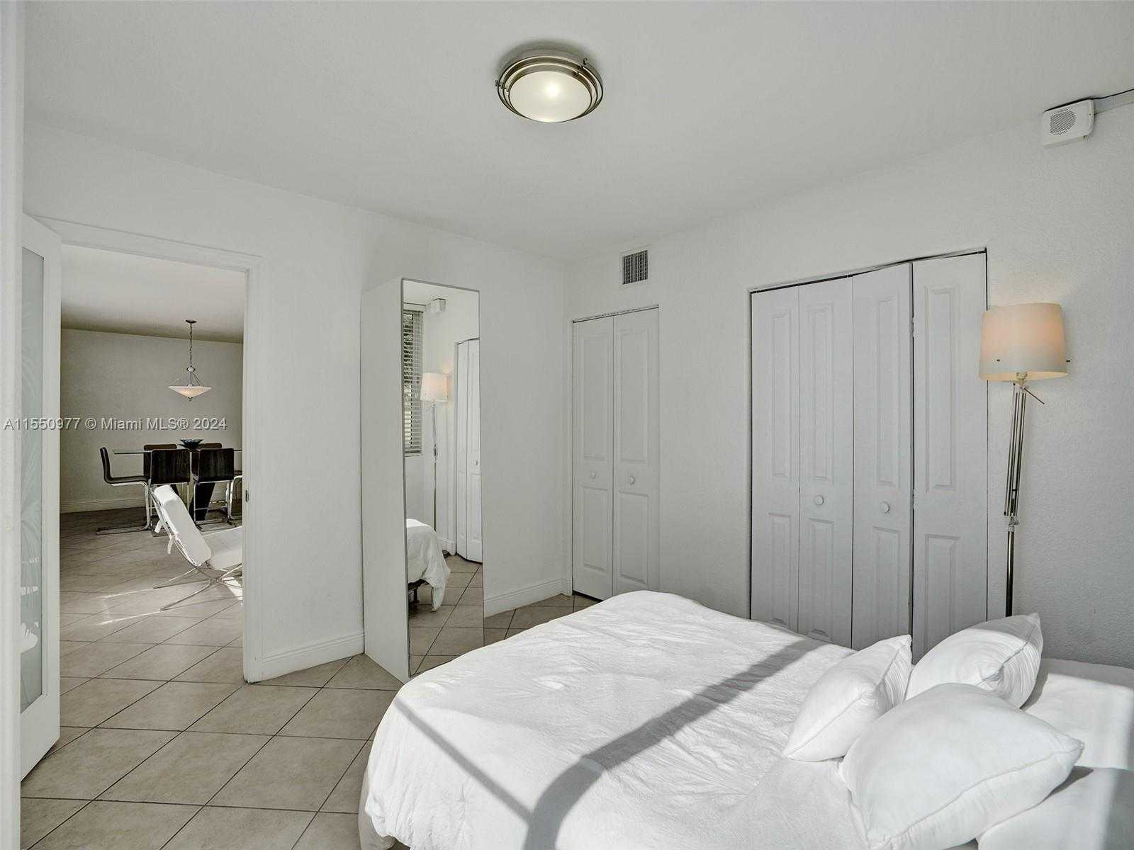 Small Image of 5005 COLLINS AVE #725, Miami Beach Number 15