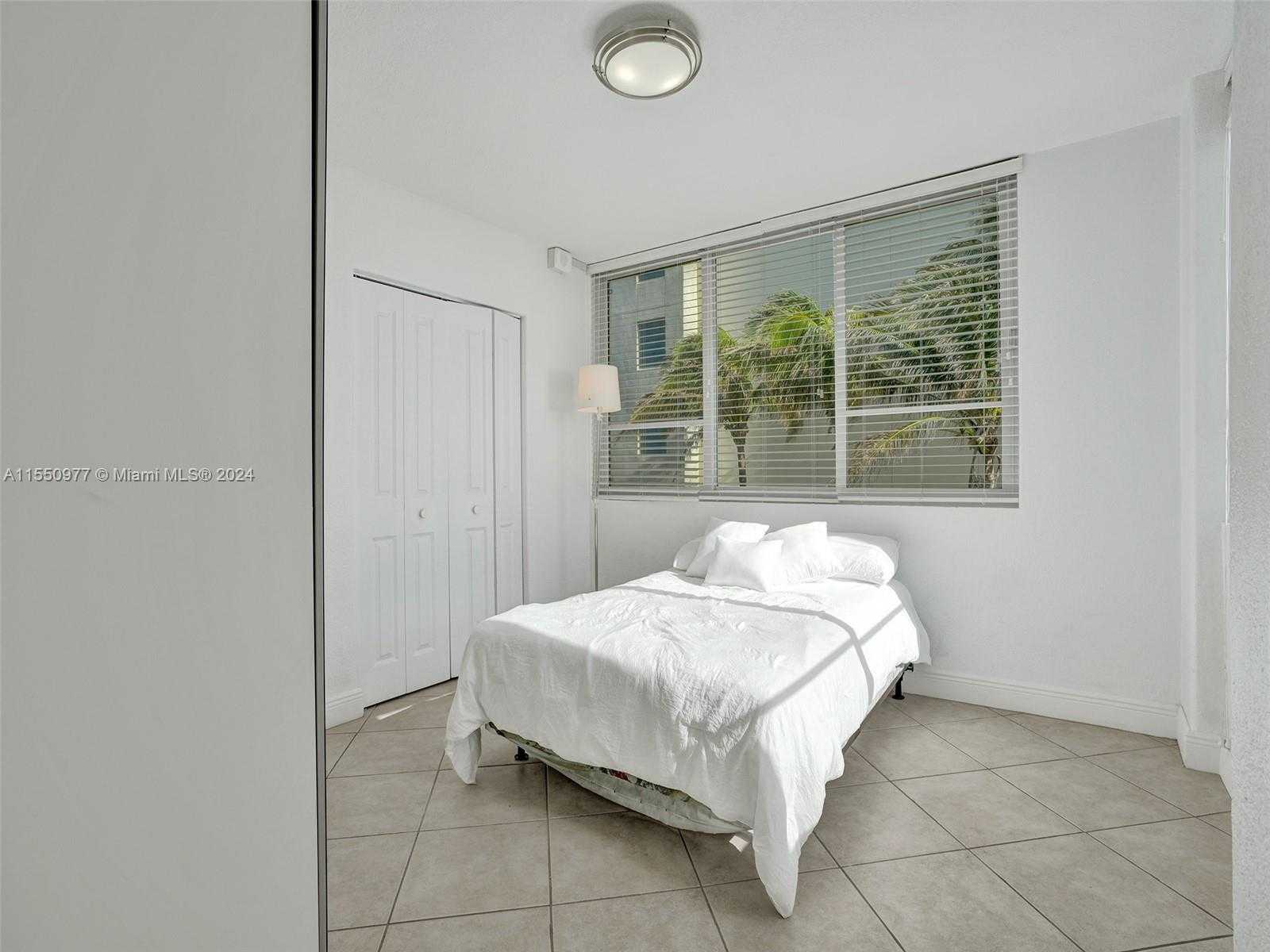 Small Image of 5005 COLLINS AVE #725, Miami Beach Number 16