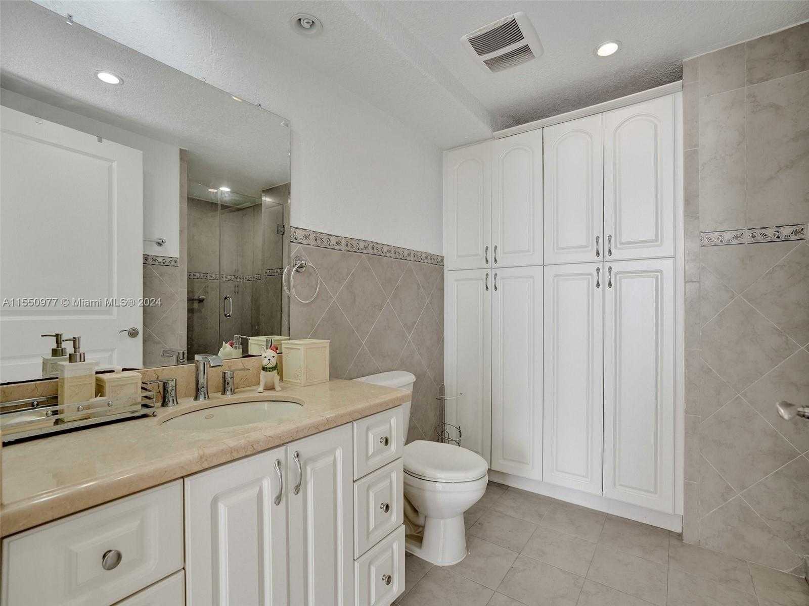 Small Image of 5005 COLLINS AVE #725, Miami Beach Number 17