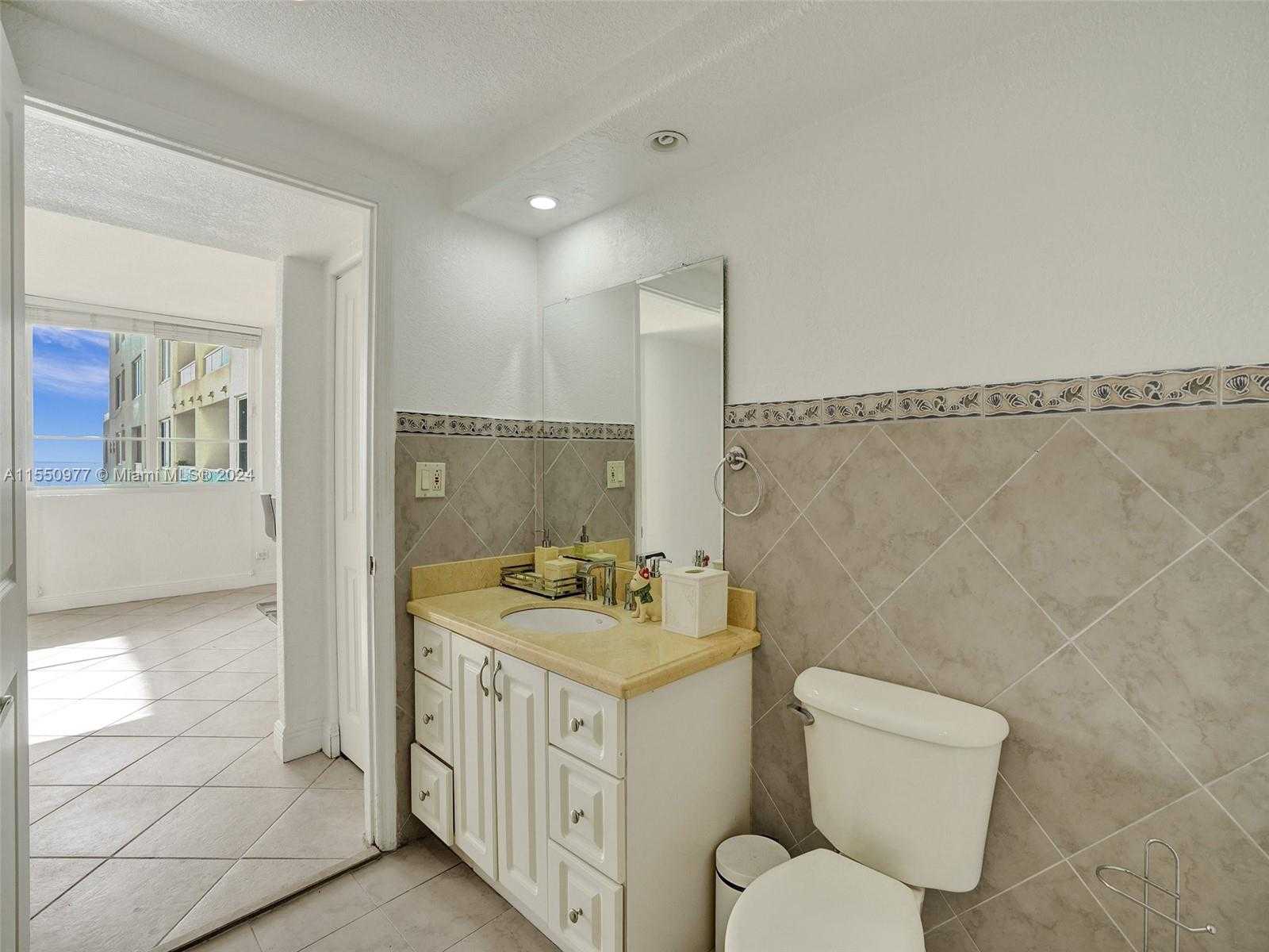 Small Image of 5005 COLLINS AVE #725, Miami Beach Number 19