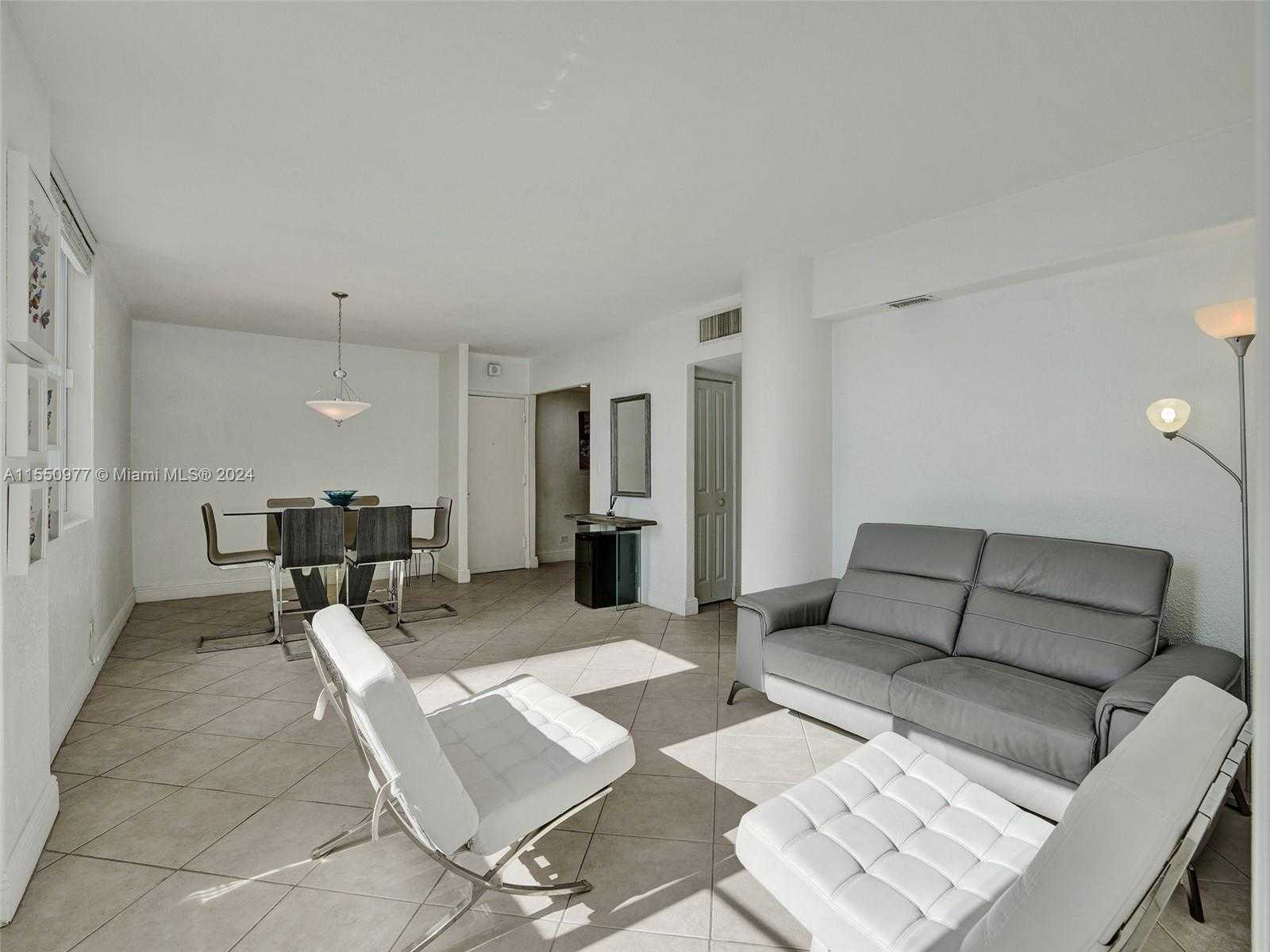 Small Image of 5005 COLLINS AVE #725, Miami Beach Number 4