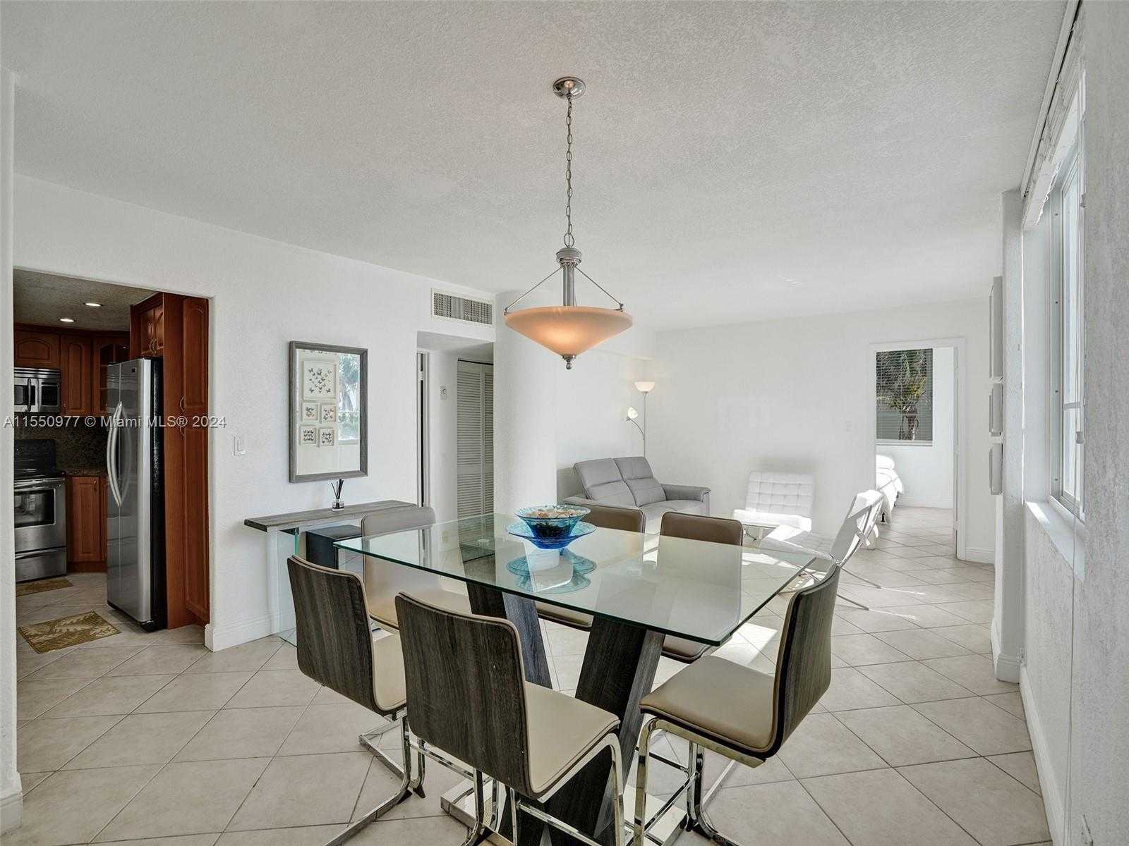 Small Image of 5005 COLLINS AVE #725, Miami Beach Number 6