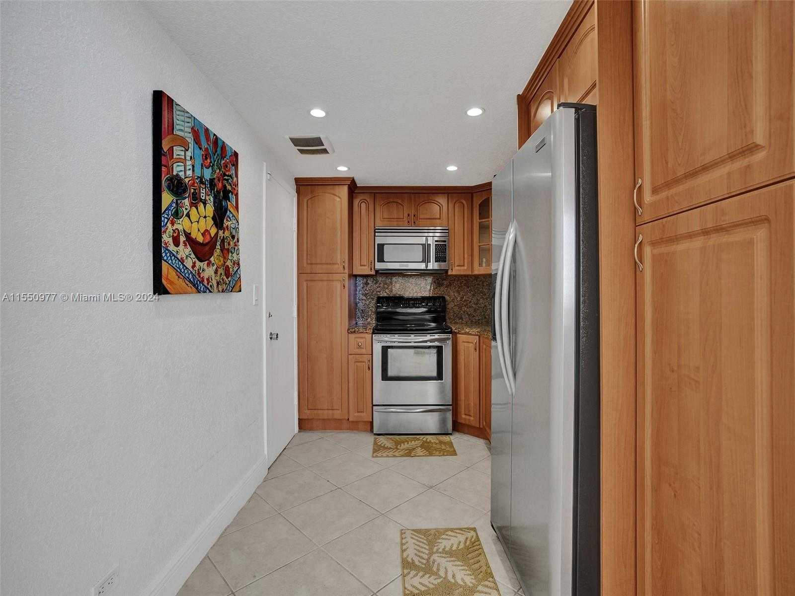 Small Image of 5005 COLLINS AVE #725, Miami Beach Number 7