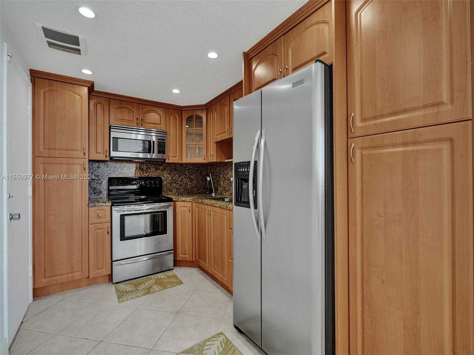 Small Image of 5005 COLLINS AVE #725, Miami Beach Number 8