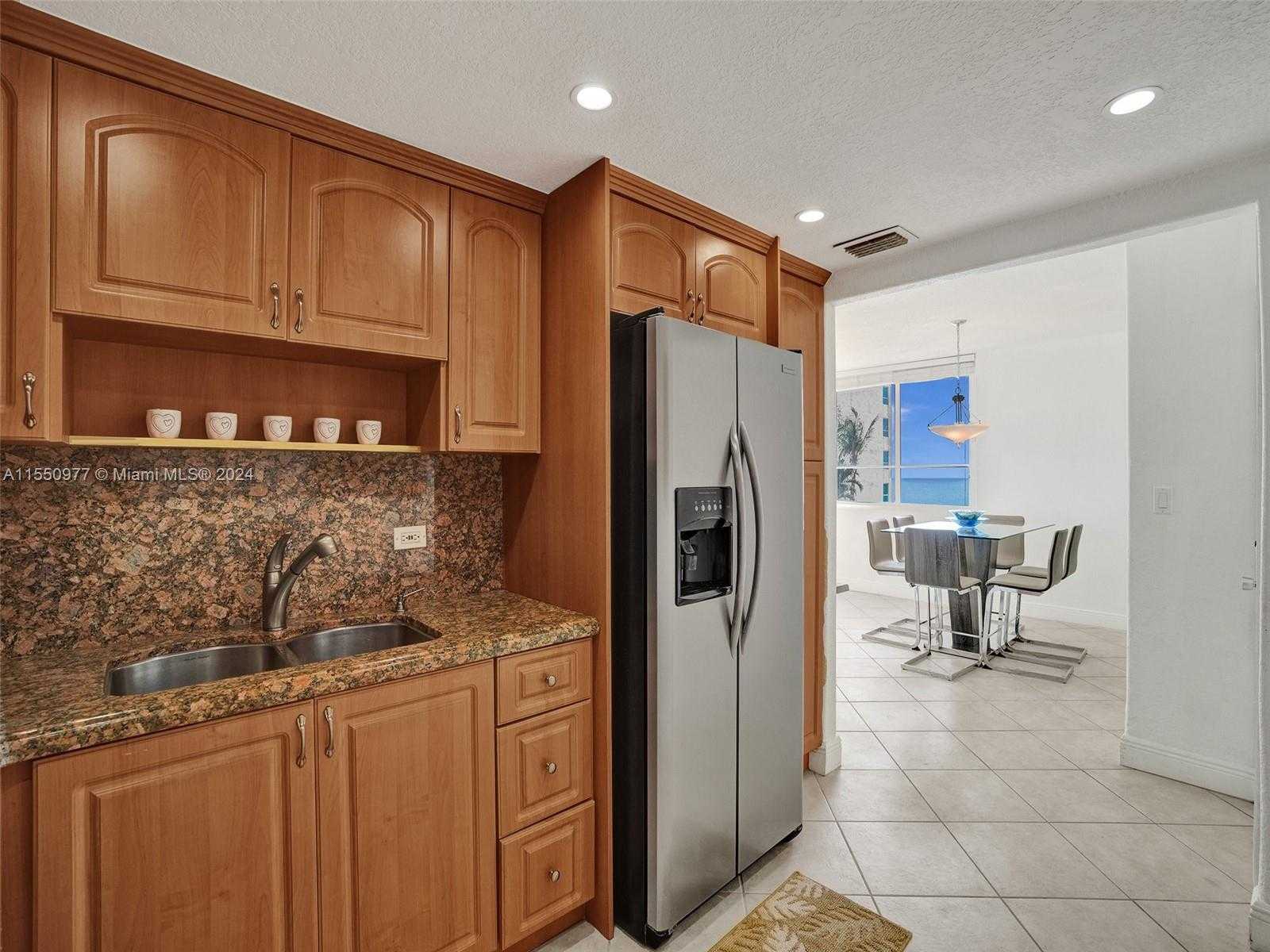 Small Image of 5005 COLLINS AVE #725, Miami Beach Number 9