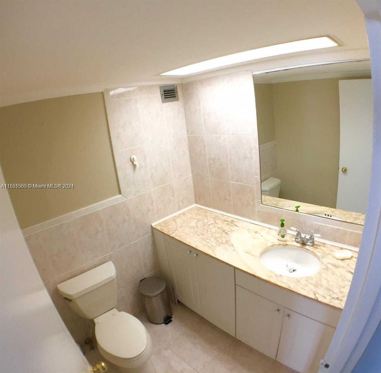 Small Image of 5401 COLLINS AVE #712, Miami Beach Number 22