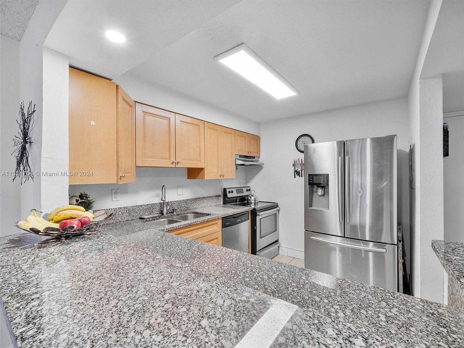Small Image of 5201 Geneva Ct, Doral, FL 33166, USA Number 11