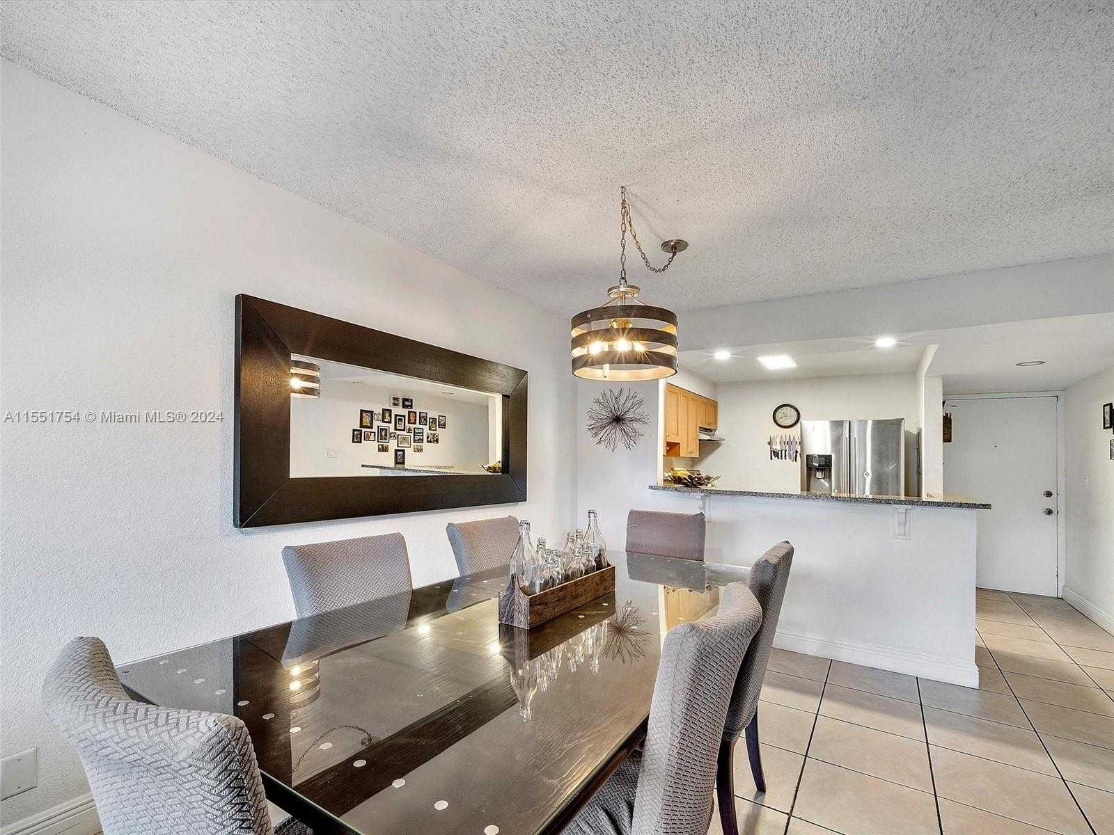 Small Image of 5201 Geneva Ct, Doral, FL 33166, USA Number 22