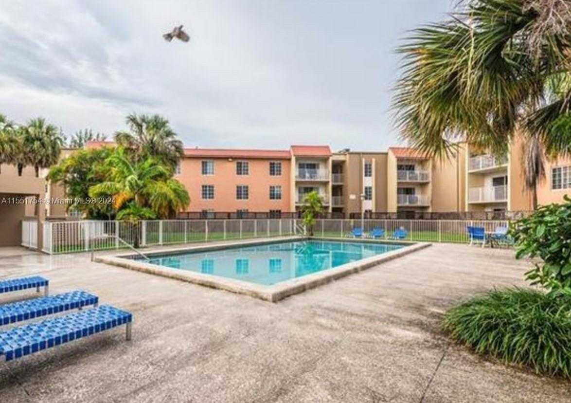 Small Image of 5201 Geneva Ct, Doral, FL 33166, USA Number 28