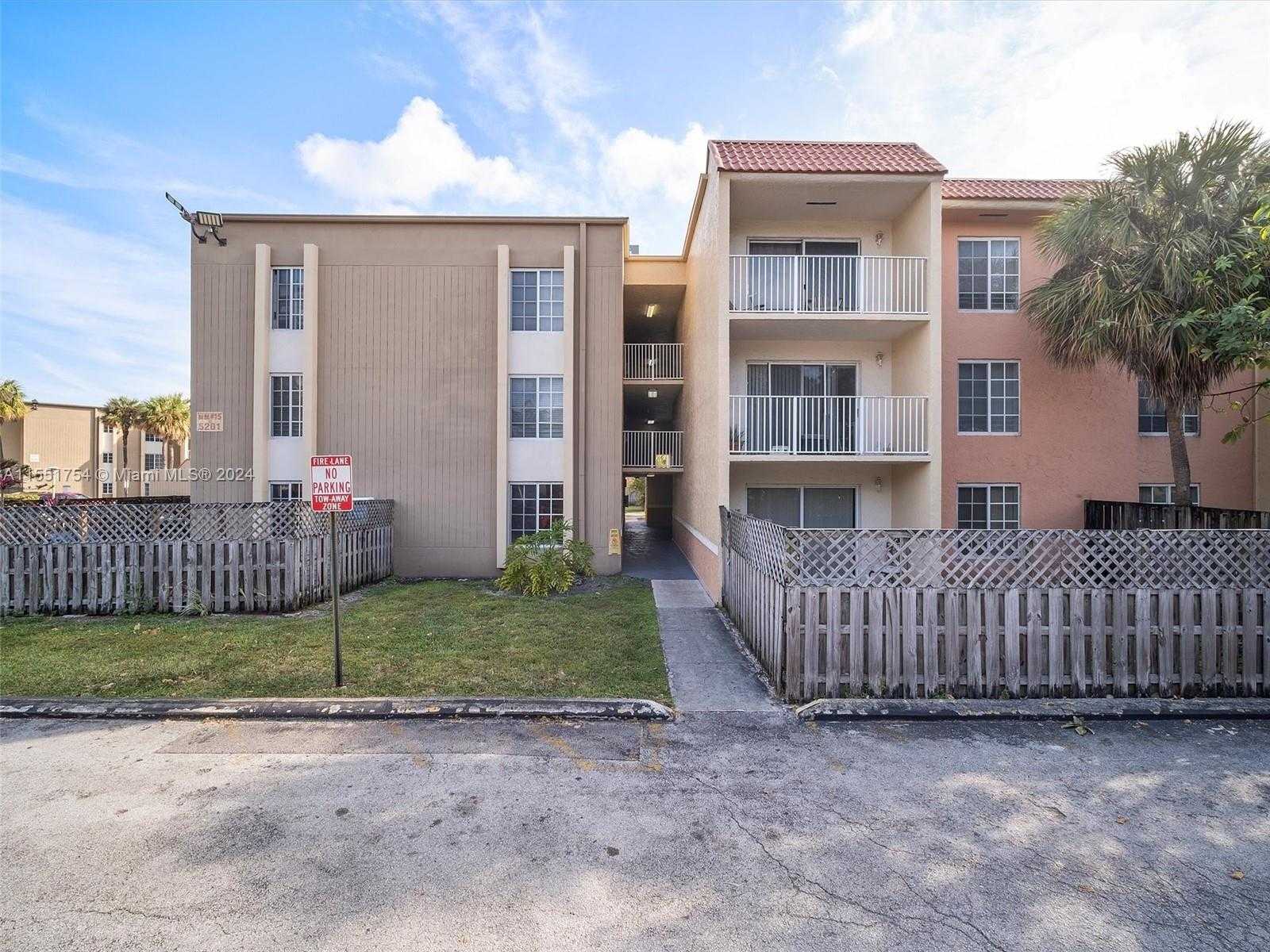 Small Image of 5201 Geneva Ct, Doral, FL 33166, USA Number 30