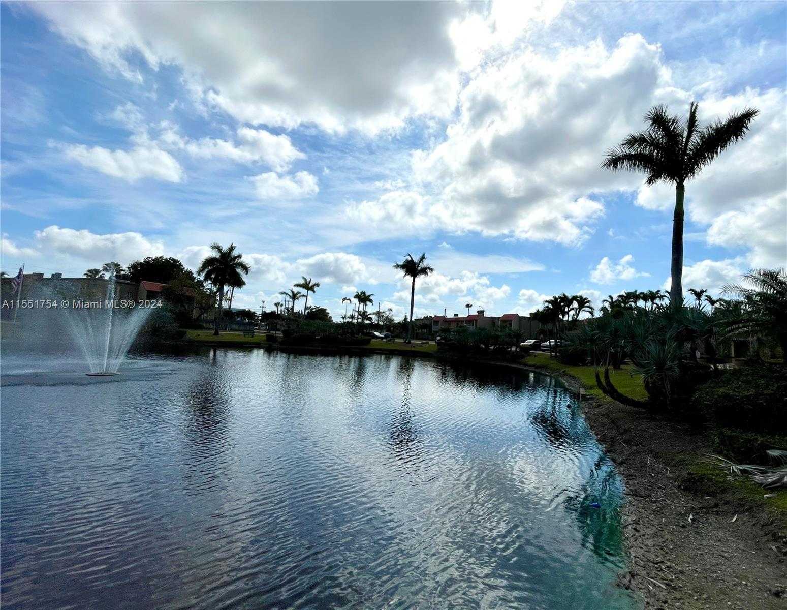 Small Image of 5201 Geneva Ct, Doral, FL 33166, USA Number 40