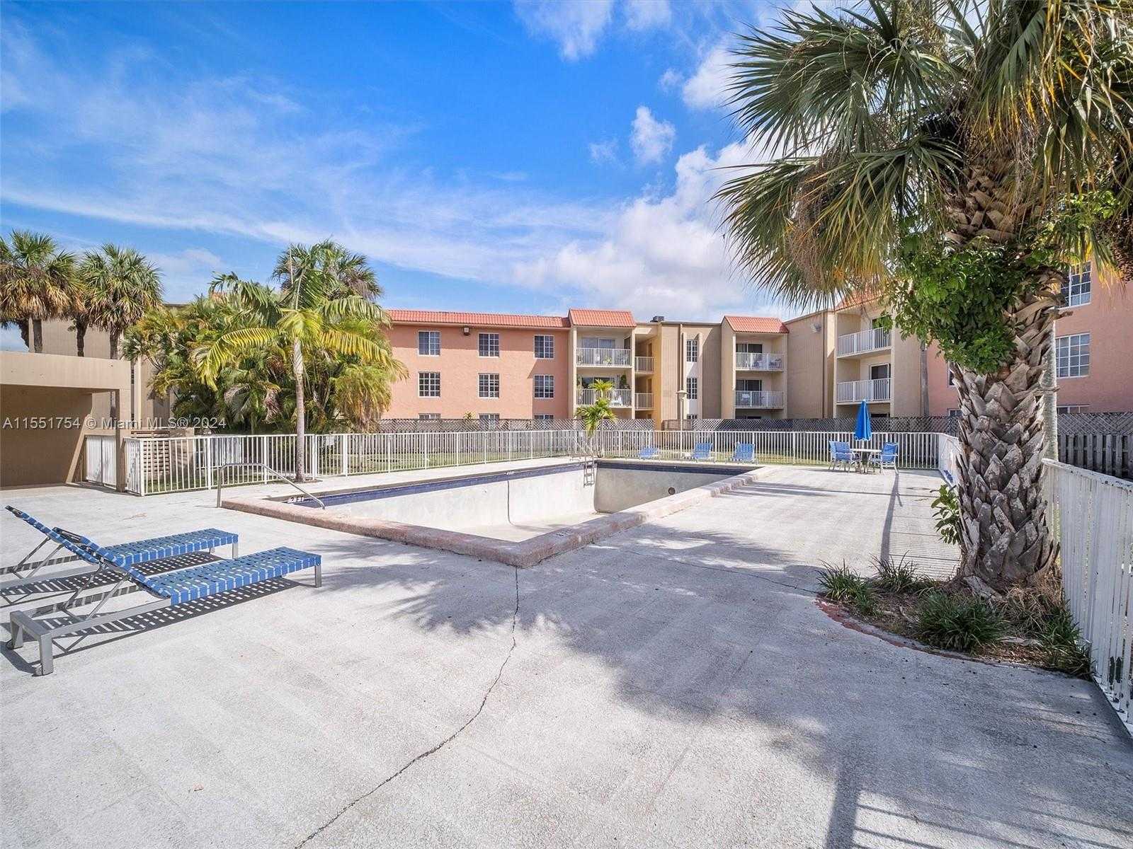 Small Image of 5201 Geneva Ct, Doral, FL 33166, USA Number 41
