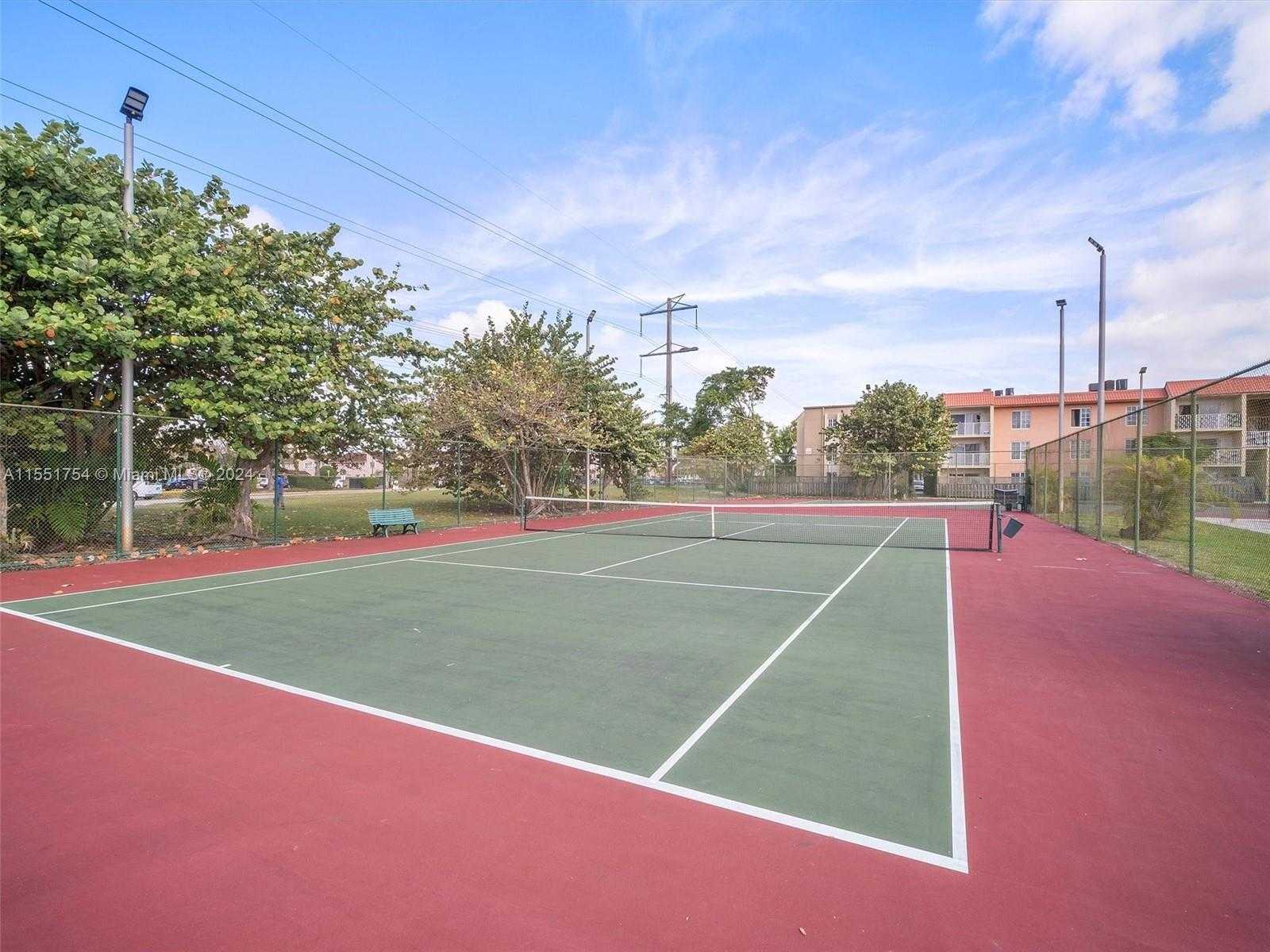 Small Image of 5201 Geneva Ct, Doral, FL 33166, USA Number 42
