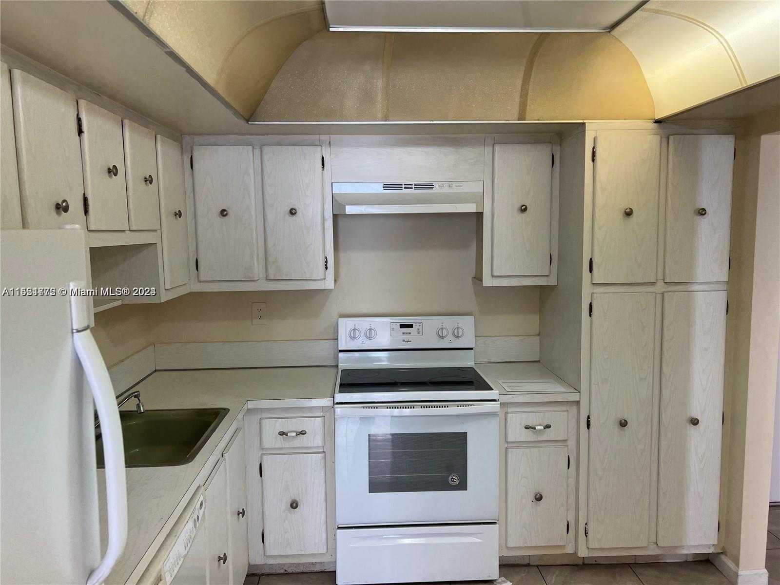 Small Image of 18051 BISCAYNE BLVD #703, Aventura Number 4