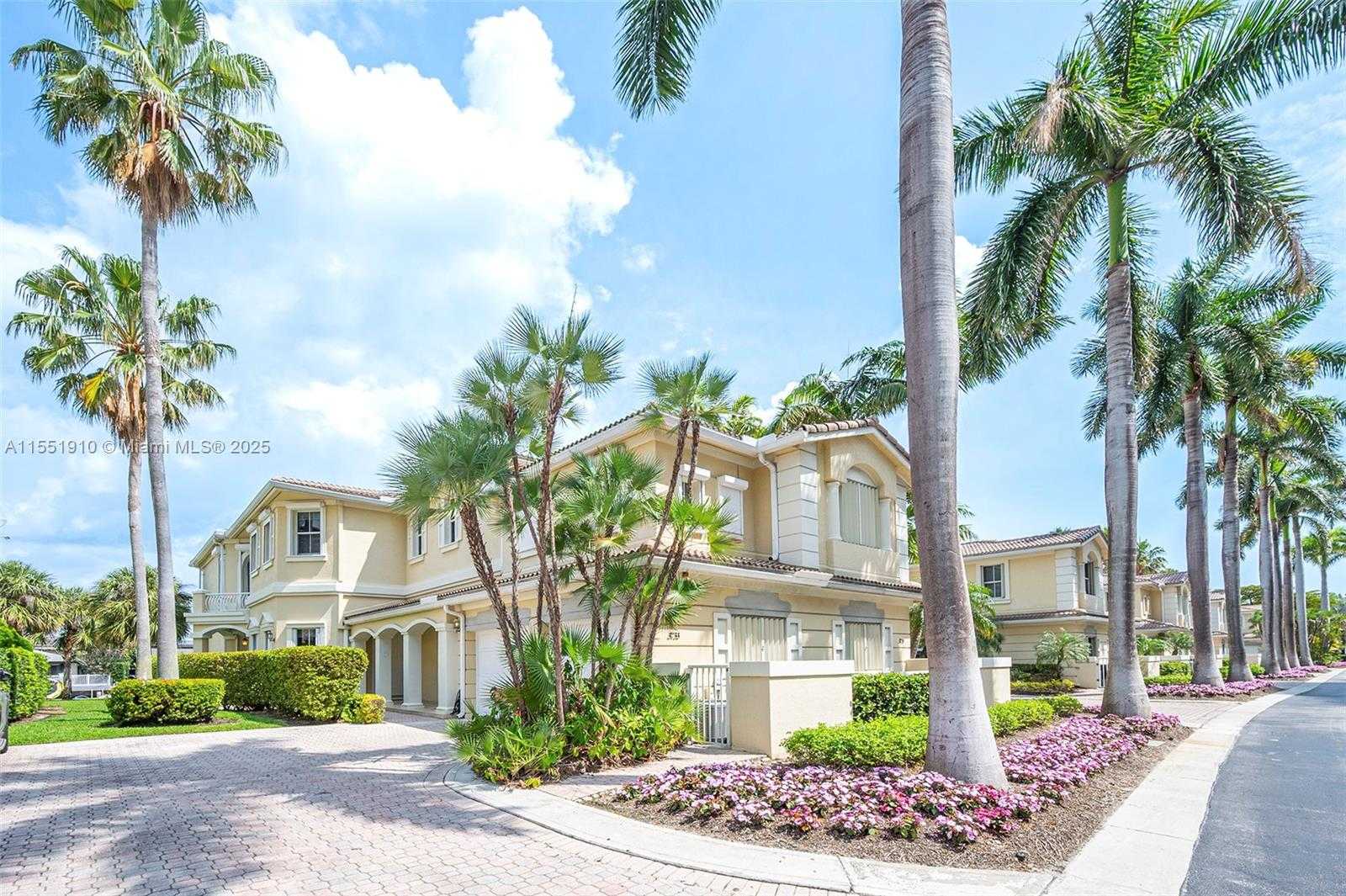 Small Image of 3733 NORTH EAST 214TH ST #31, Aventura Number 2