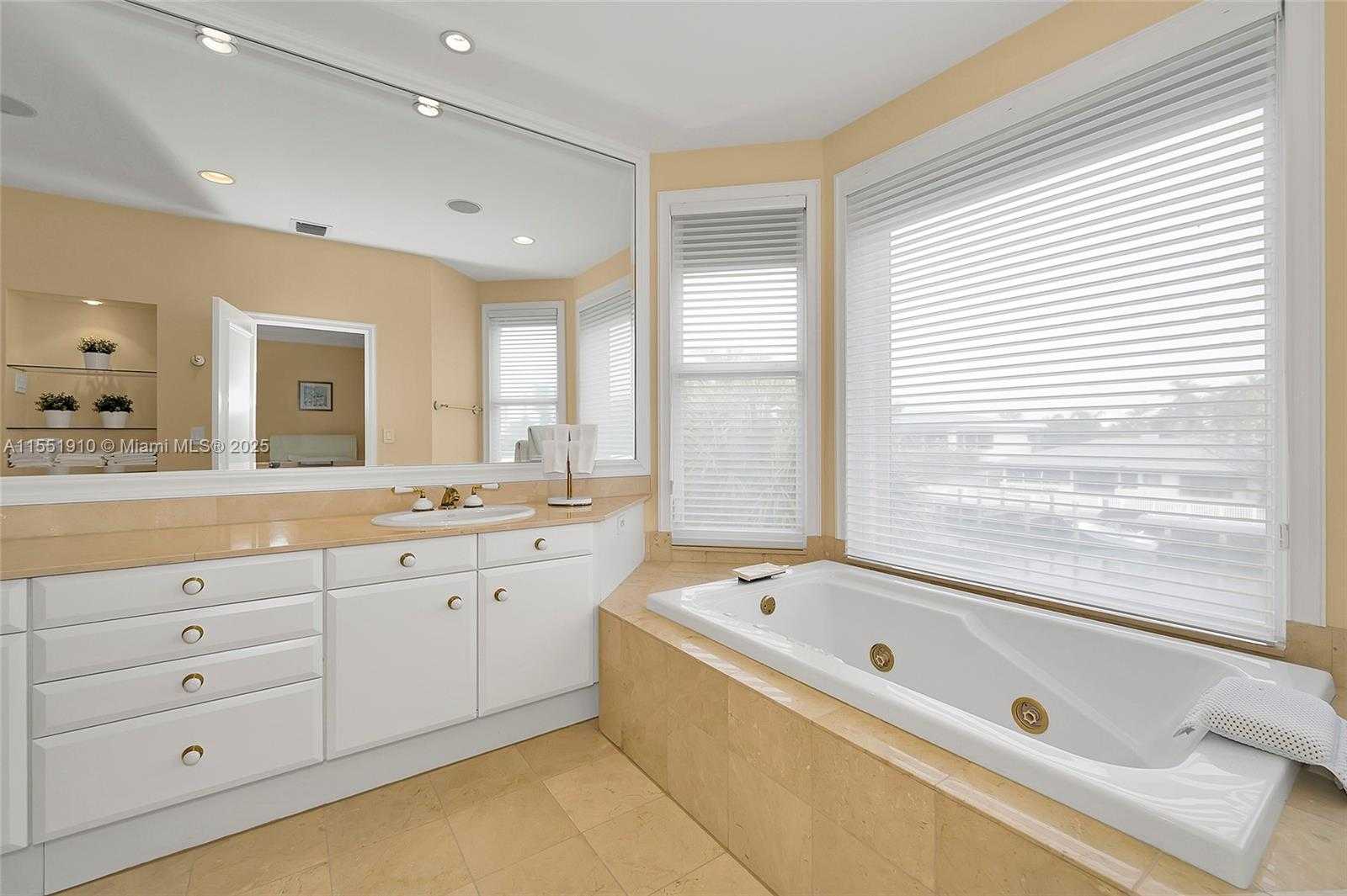 Small Image of 3733 NORTH EAST 214TH ST #31, Aventura Number 27